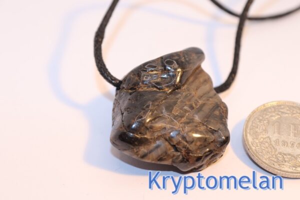 Kryptomelan Anhänger