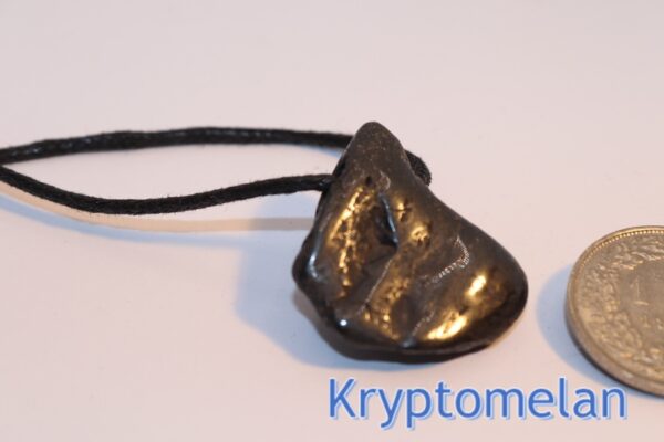 Kryptomelan Anhänger