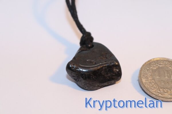 Kryptomelan Anhänger